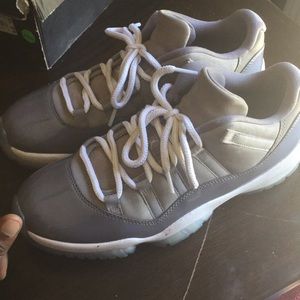 Cool grey 11